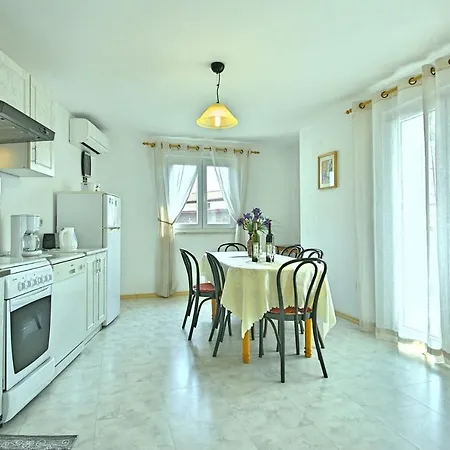In Porec 35381 Dracevac