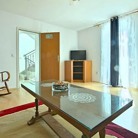 Semesterbostad In 35381